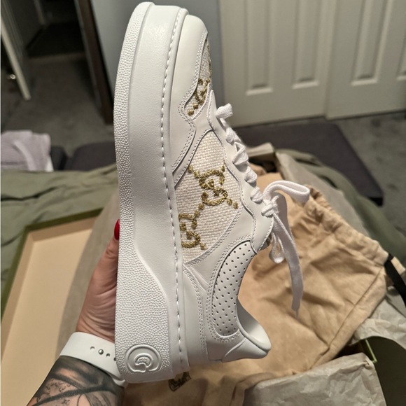 38.5 Gucci shoes! - Picture 1 of 11